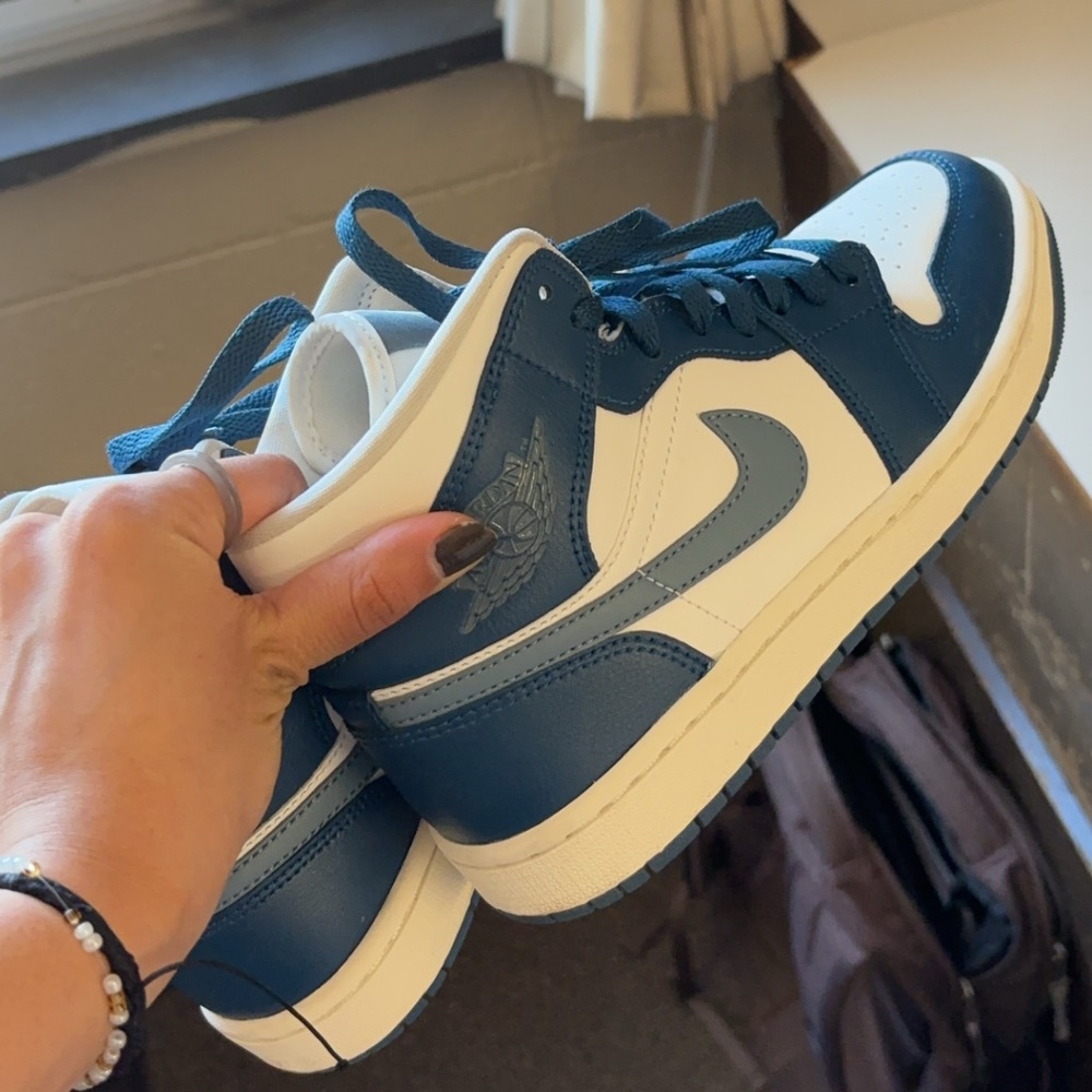 Nike jordans